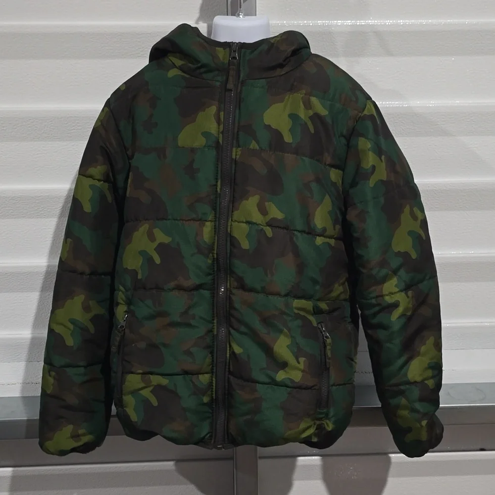 Children's Green Camouflage Puffer Jacket Roebuck &‎ Co.  Size Medium 10-12